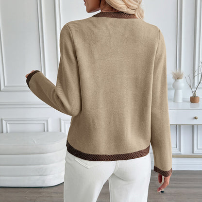 Strickjacke in Kontrastfarbe